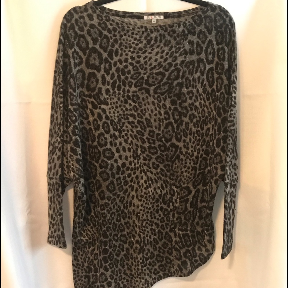 Lightweight Leopard Print Sweater